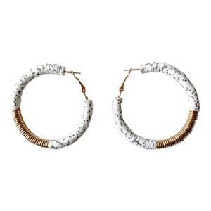 Black & White Speckled Beaded Hoop Earrings Goldtone Accents 2.5” Pierced New